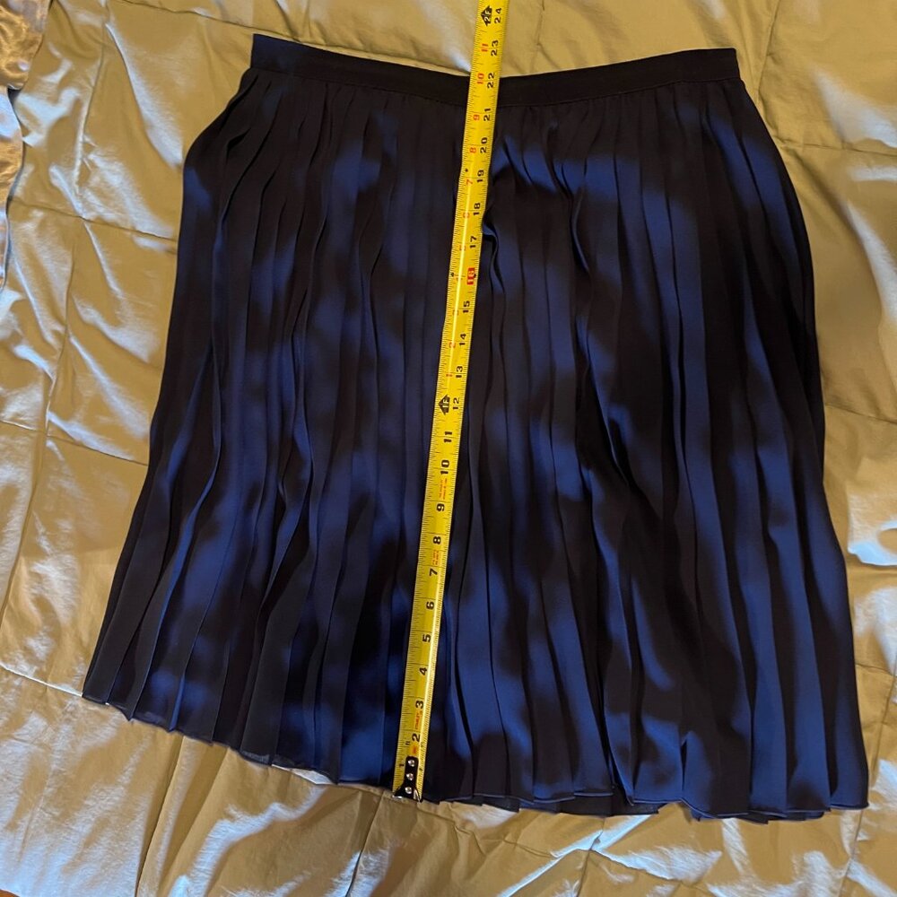Uniqlo Chiffon Accordion Pleated Skirt Navy Blue Size Large - Picture 7 of 7